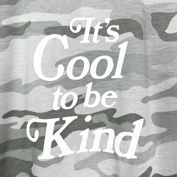 NWT Sub_Urban Riot Girl’s It’s Cool To Be Kind Grey Camo SS Crew T-Shirt Sz L - Picture 3 of 7